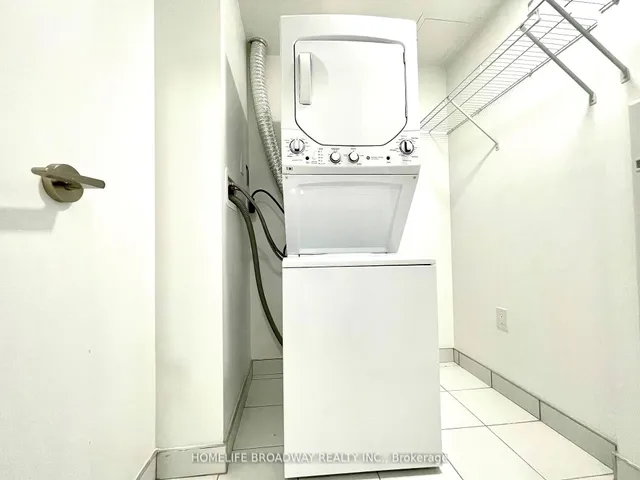 Additional image 23 of 39 Roehampton Ave Unit 1504