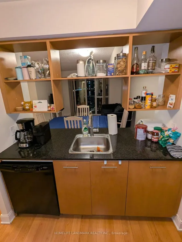 Additional image 7 of 135 Village Green Sq Unit 2021