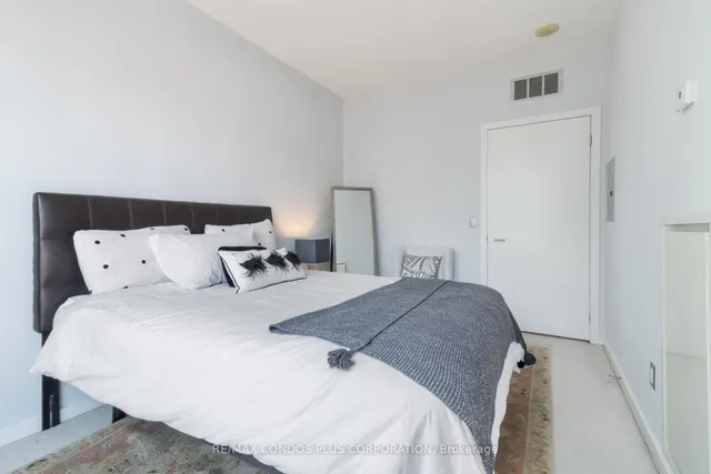 Additional image 37 of 218 Queens Quay Unit 2302