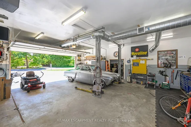 Additional image 45 of 6487 Panton St