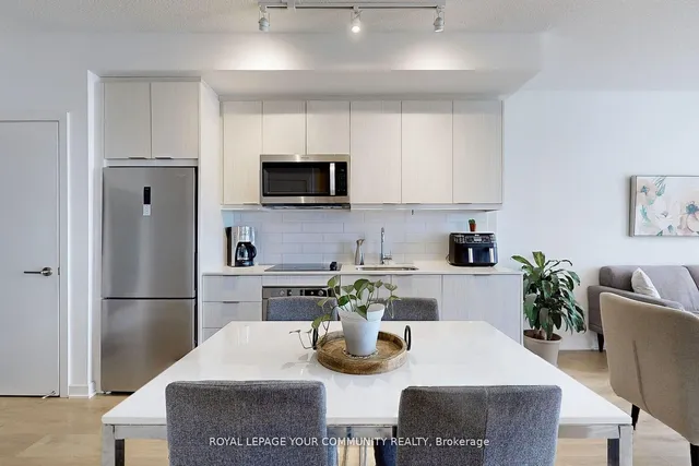 Additional image 16 of 38 FOREST MANOR Rd Unit 2403