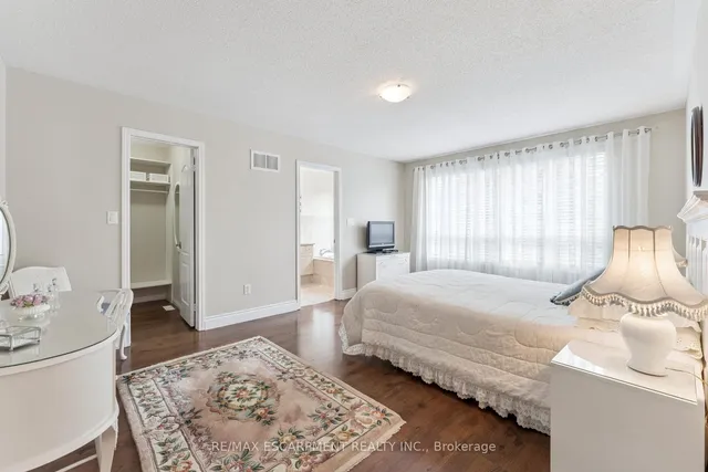 Additional image 20 of 1650 Allan Cres