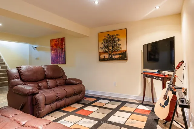 Additional image 30 of 60 Riveroaks Dr