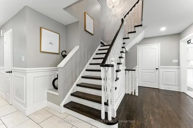 Additional image 12 of 2484 Whitehorn Dr