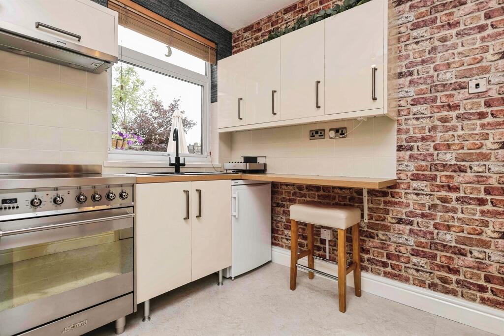 Additional image 7 of Barnford Crescent, Oldbury