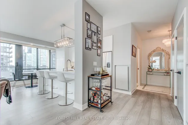 Additional image 40 of 438 King St Unit 1708