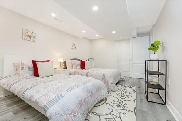 Additional image 33 of 1525 Swann Cres
