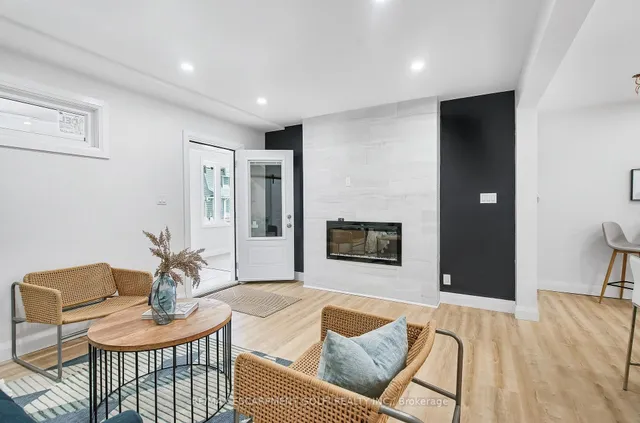 Additional image 8 of 10 Comet Ave