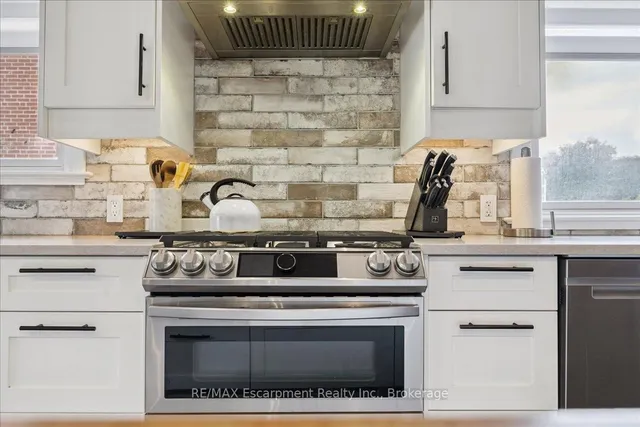 Additional image 18 of 755 Parker Cres