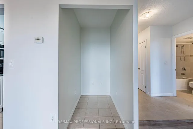 Additional image 17 of 2088 Lawrence Ave Unit 1007