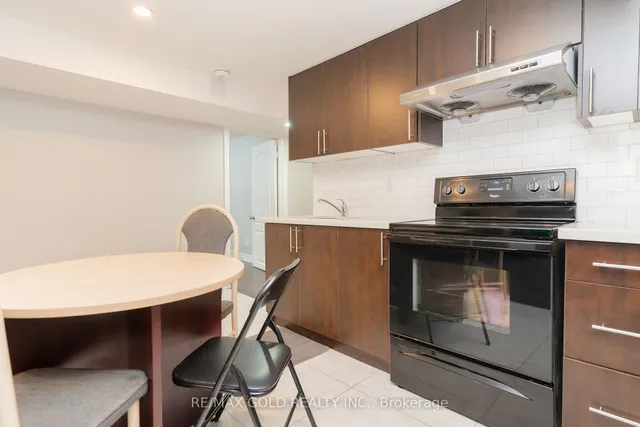 Additional image 31 of 10 Brookdale Cres