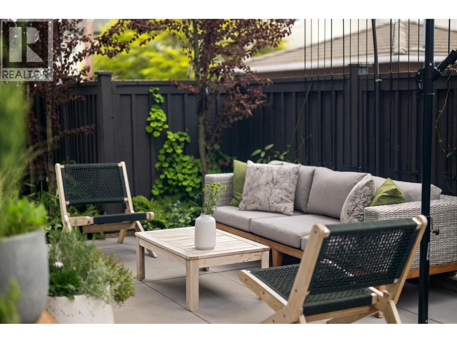 104 1928 E 11TH AVENUE|Vancouver, British Columbia V5N1Z2