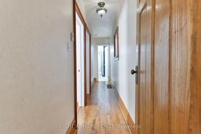 Additional image 18 of 948 Runnymede Rd