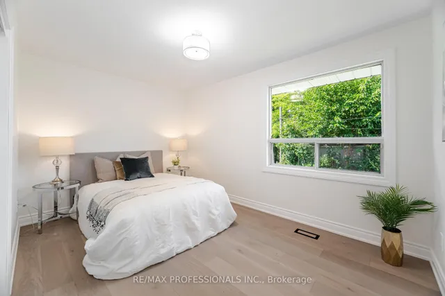 Additional image 25 of 718 Royal York Rd