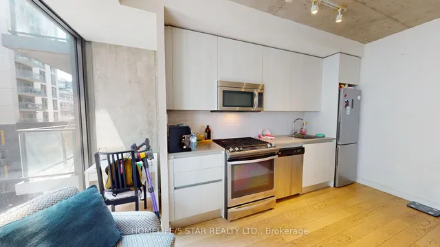 Additional image 3 of 111 Bathurst St Unit 714