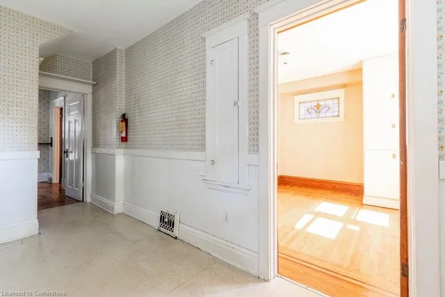 Additional image 22 of 497 Dundurn St