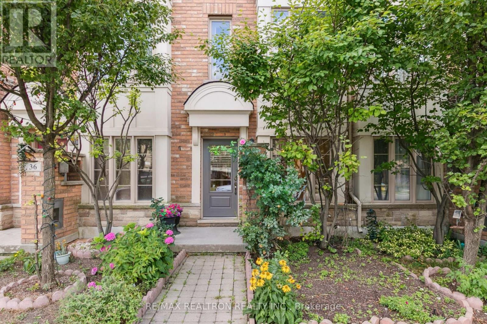 38 LILY CUP AVENUE|Toronto (Clairlea-Birchmount), Ontario M1L0H4