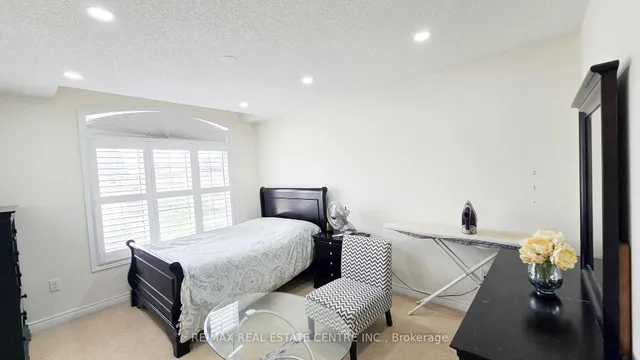 Additional image 24 of 2 Buchanan Cres