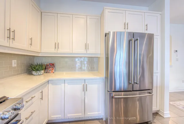 Additional image 10 of 215 Dundas St Unit 38