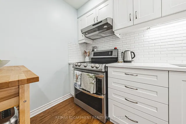 Additional image 19 of 3050 Pinemeadow Dr Unit 6