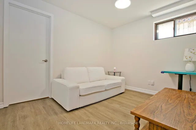 Additional image 24 of 39 La Peer Blvd