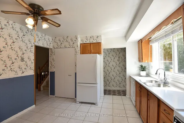 Additional image 19 of 552 Hull Crt