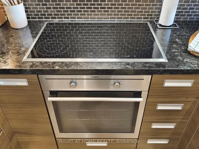 Additional image 19 of 90 Park Lawn Rd Unit 1209