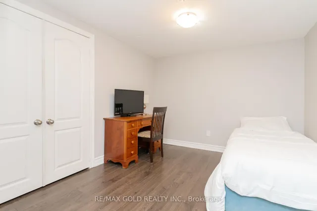 Additional image 34 of 10 Brookdale Cres