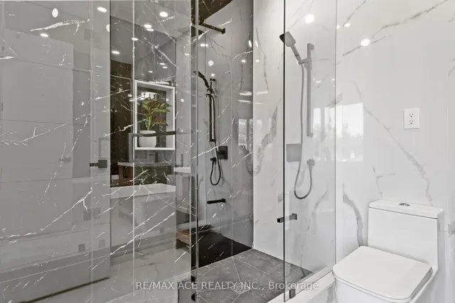 Additional image 32 of 122 Warden Ave