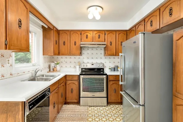 Additional image 17 of 196 Prince Edward Dr