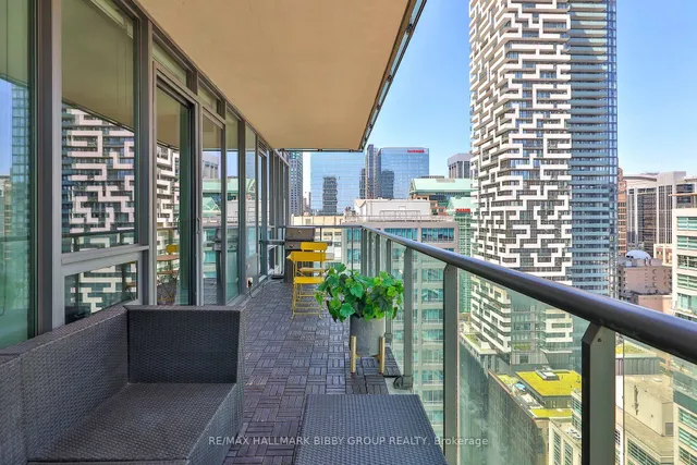 Additional image 27 of 33 Lombard St Unit 2204