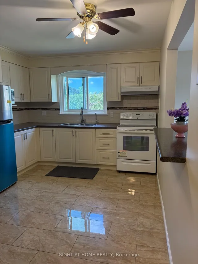 Additional image 4 of 2 White Abbey Park Unit 3