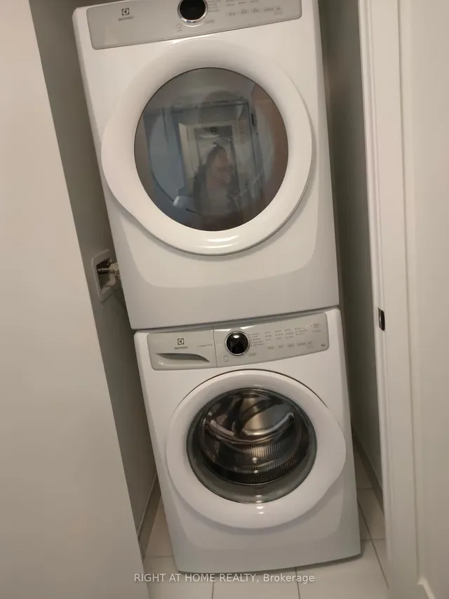 Additional image 12 of 50 George Butchart Dr Unit 625