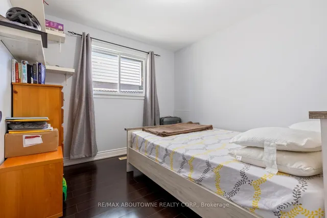 Additional image 18 of 15 Lockton Cres