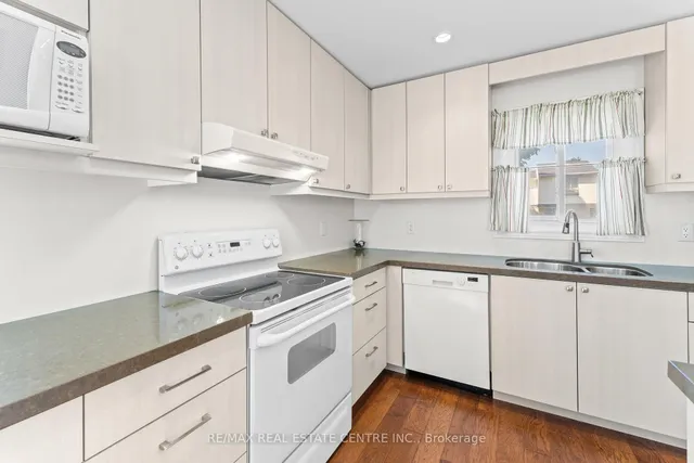 Additional image 11 of 32 Josephine Crt