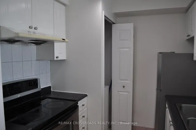Additional image 30 of 8 Lee Centre Dr Unit 2112