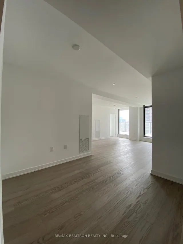 Additional image 6 of 11 Wellesley St Unit 607