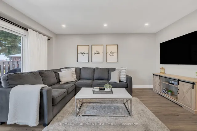 Additional image 14 of 15 Derby St Unit 4