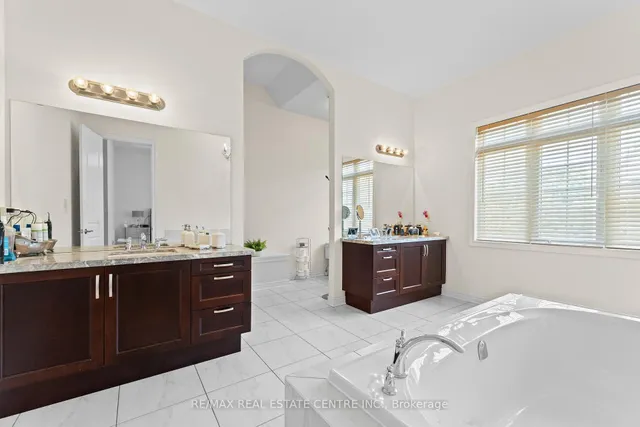 Additional image 20 of 1 Astrantia Way