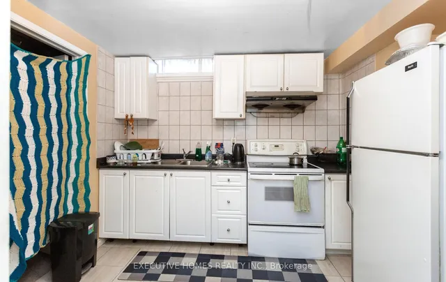 Additional image 31 of 161 Kingsbridge Garden Circ