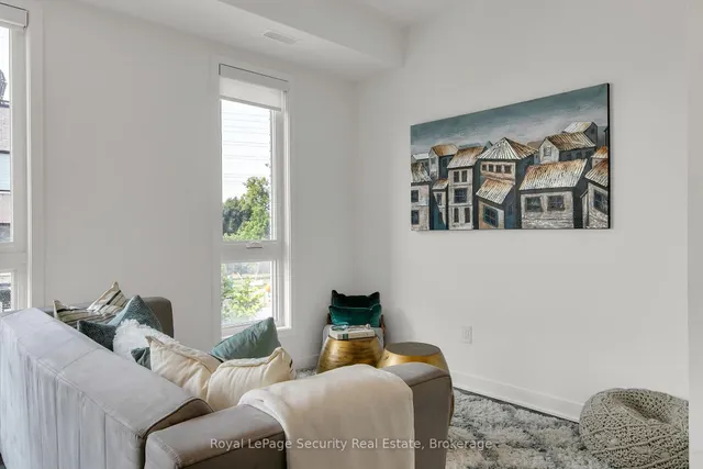 Additional image 11 of 40 Ed Clark Gdns Unit TH 22