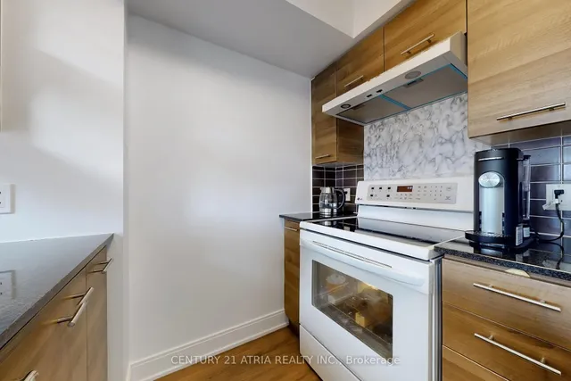 Additional image 18 of 125 Village Green Sq Unit 1205