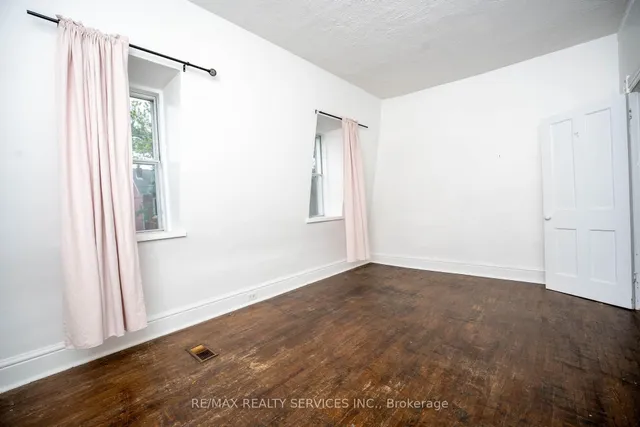 Additional image 24 of 191 Gladstone Ave