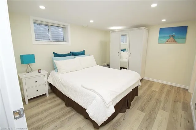 Additional image 24 of 109 Warren Ave