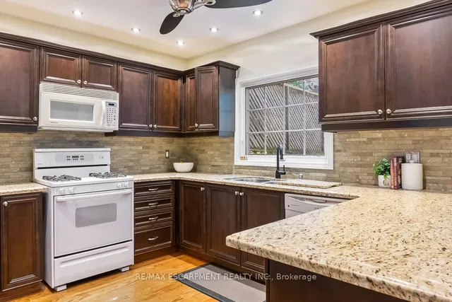 Additional image 10 of 411 Freeman Cres