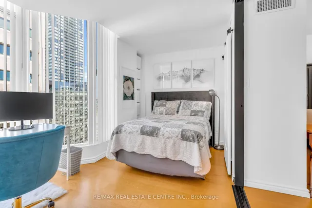 Additional image 28 of 55 Centre Ave Unit 2504