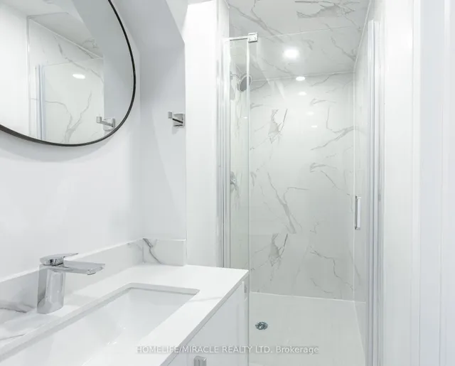 Additional image 41 of 3594 Laddie Cres