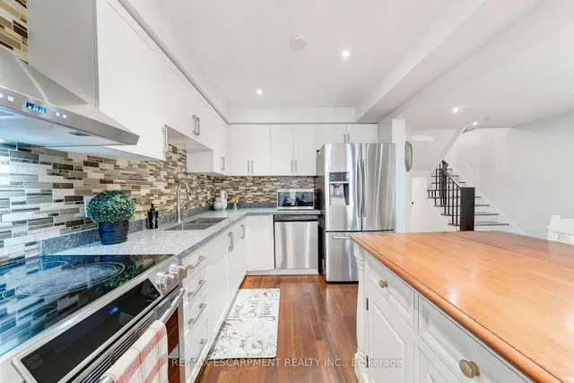 Additional image 11 of 800 PARAMOUNT Dr Unit 28