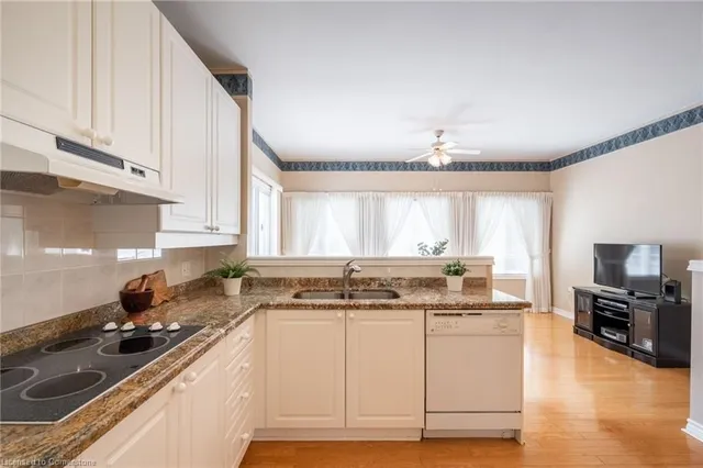 Additional image 8 of 281 Silverbirch Blvd Unit 19