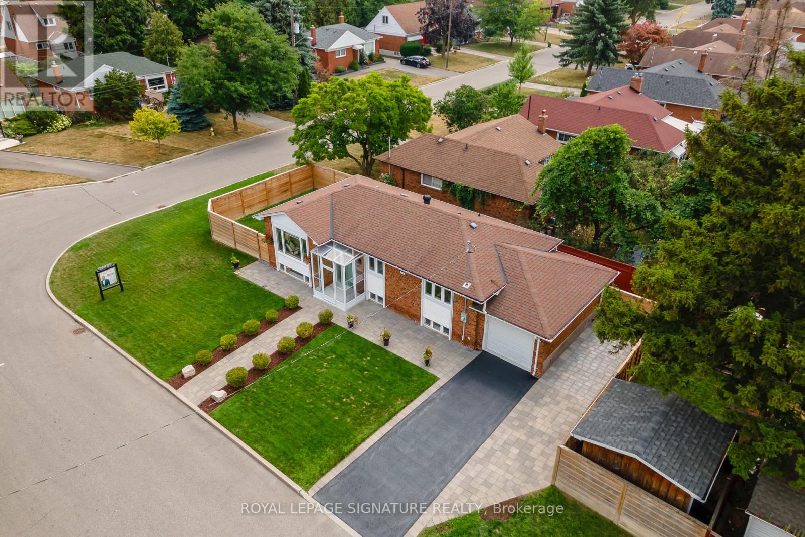 52 IVORWOOD CRESCENT|Toronto (Wexford-Maryvale), Ontario M1R2X4